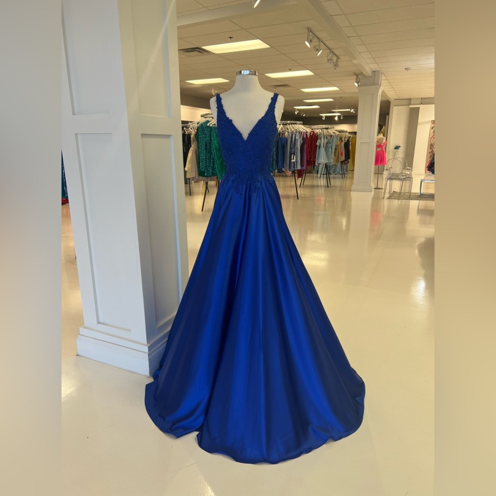 Faviana 10462 size 8